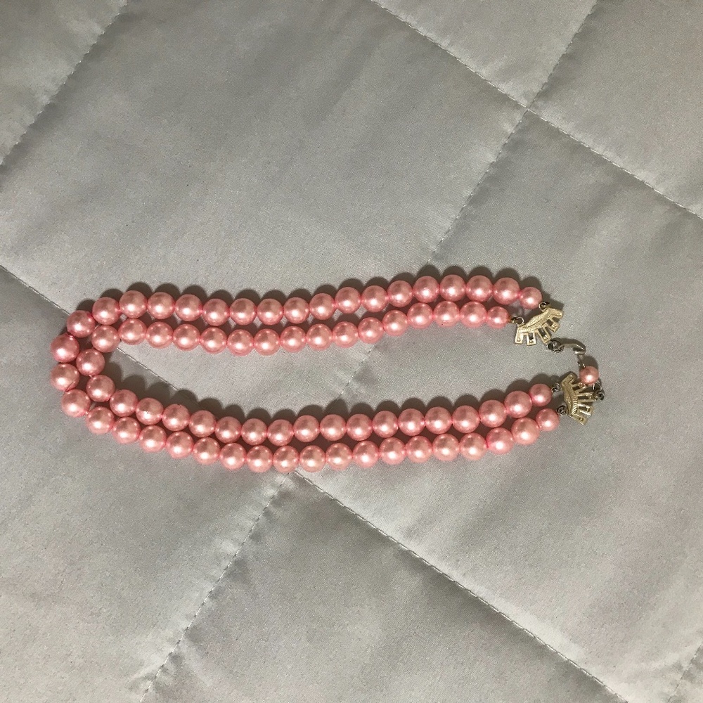 Pink pearl necklace